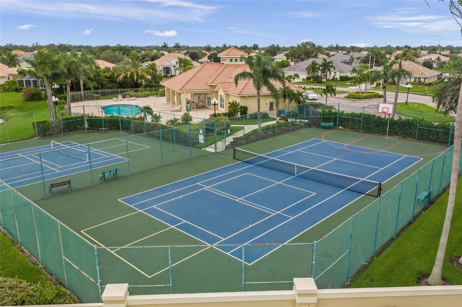 2889 GRAZELAND DRIVE, Sarasota, FL 34240 2889 GRAZELAND DRIVE, Sarasota, FL 34240