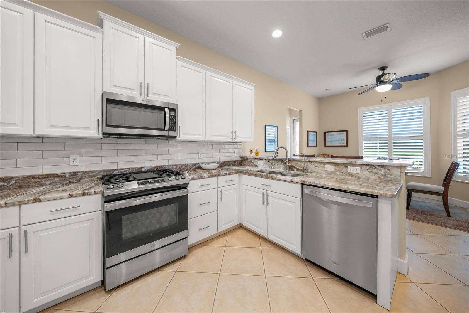 2889 GRAZELAND DRIVE, Sarasota, FL 34240 2889 GRAZELAND DRIVE, Sarasota, FL 34240
