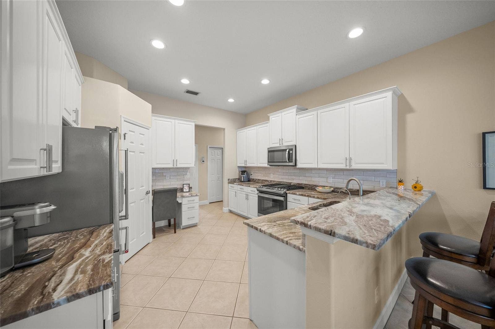 2889 GRAZELAND DRIVE, Sarasota, FL 34240 2889 GRAZELAND DRIVE, Sarasota, FL 34240