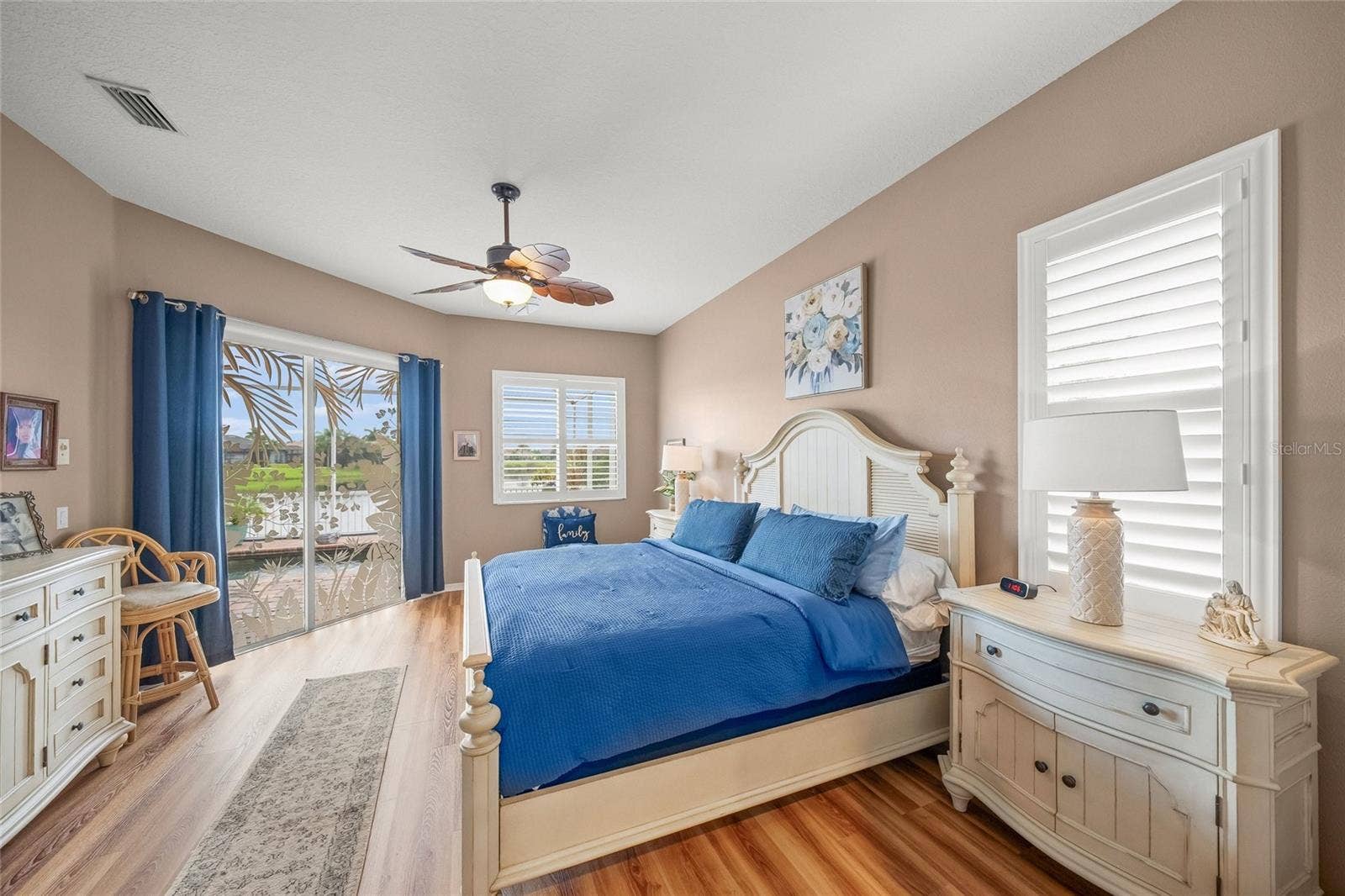 2889 GRAZELAND DRIVE, Sarasota, FL 34240 2889 GRAZELAND DRIVE, Sarasota, FL 34240