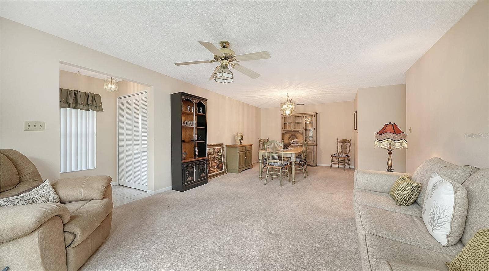 Wonderfully sized room for entertaining.