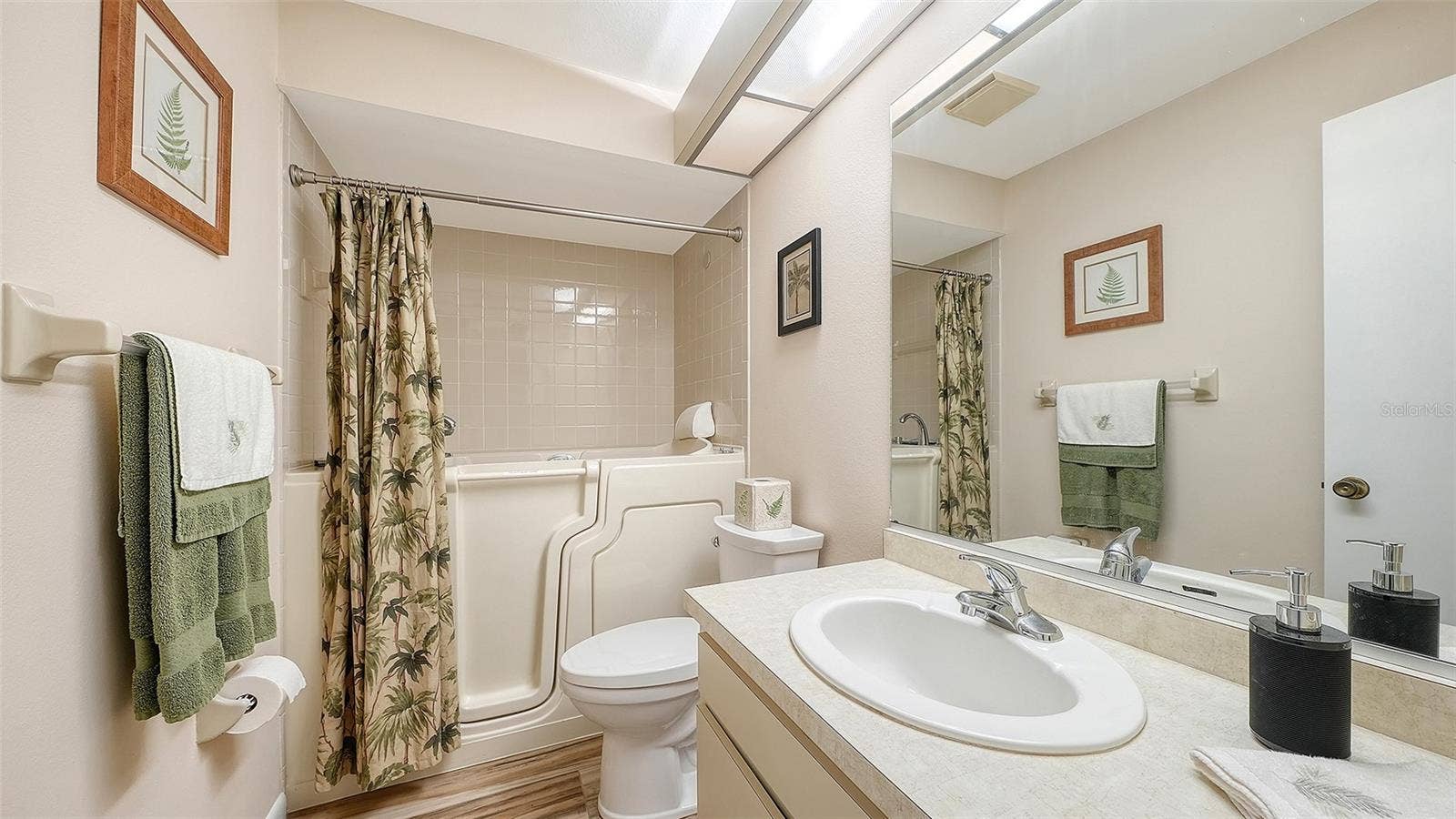 A special tub in the second bath.