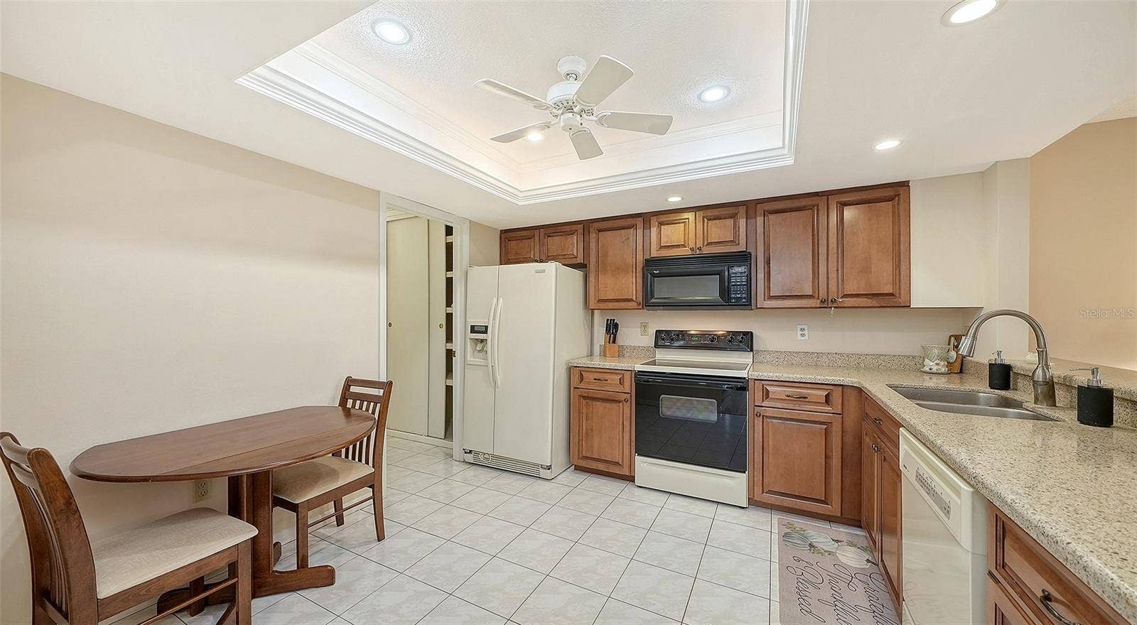 A great kitchen to enjoy.