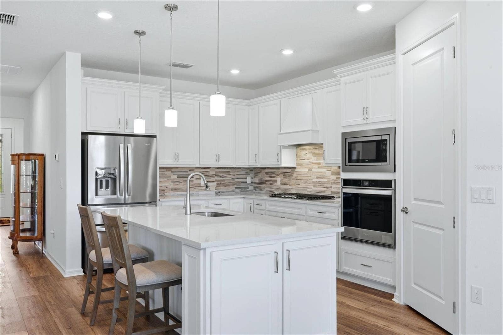 10635 WYNWARD WAY, Parrish, FL 34219 Gorgeous high-end kitchen!