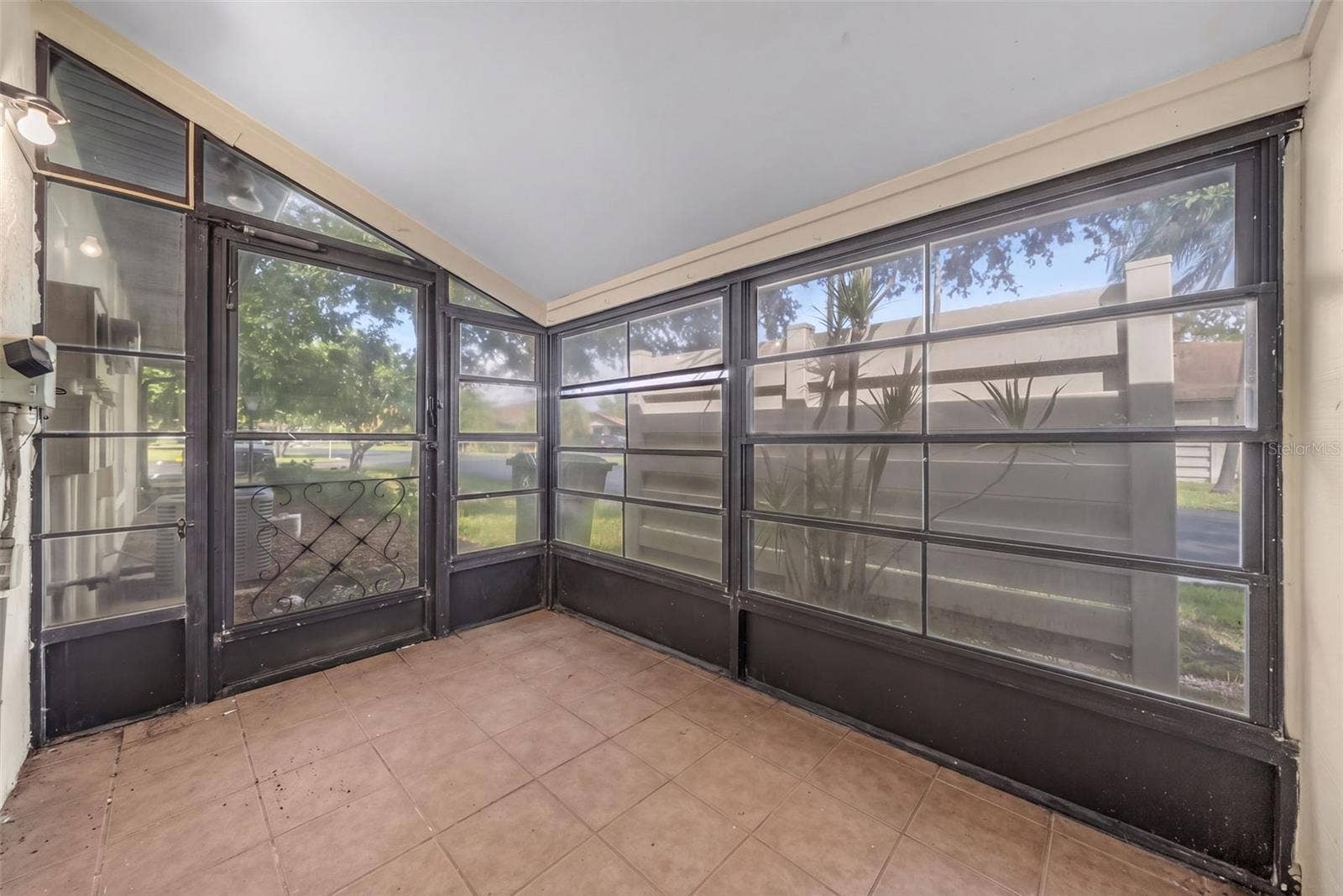 Screened in Lanai
