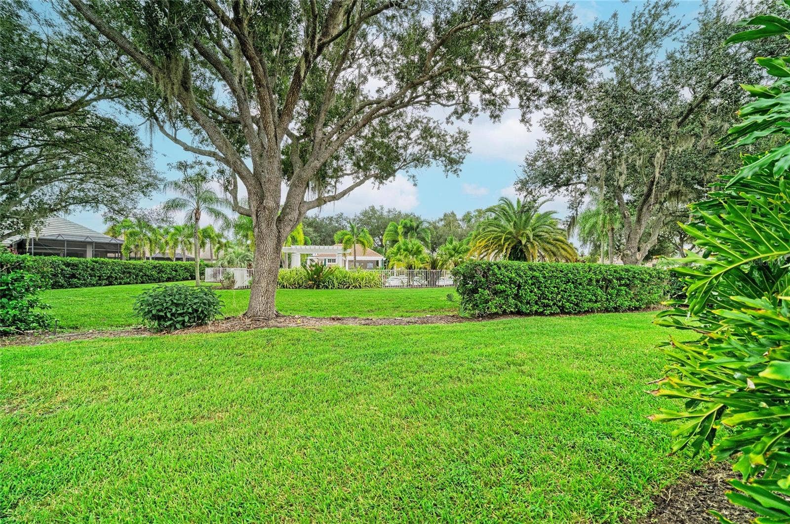 7816 HERITAGE CLASSIC COURT, Lakewood Ranch, FL 34202 View of Community Pool area