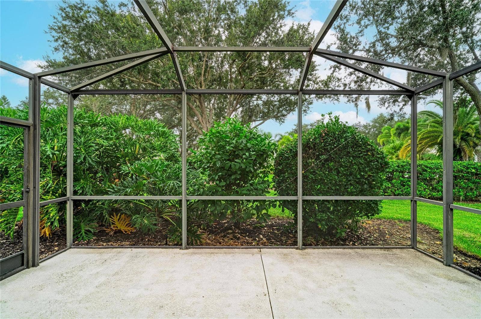 7816 HERITAGE CLASSIC COURT, Lakewood Ranch, FL 34202 Outdoor back patio