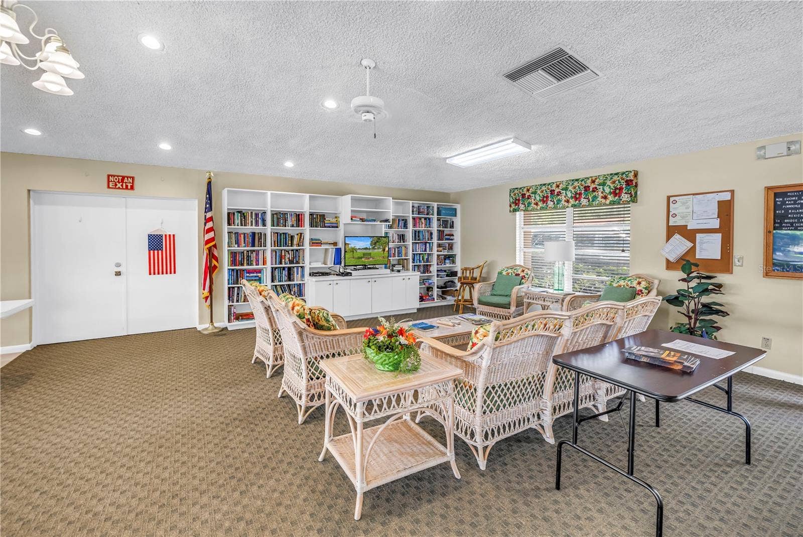 4435 NARRAGANSET TRAIL, #66A, Sarasota, FL 34233 Library/TV Lounge
