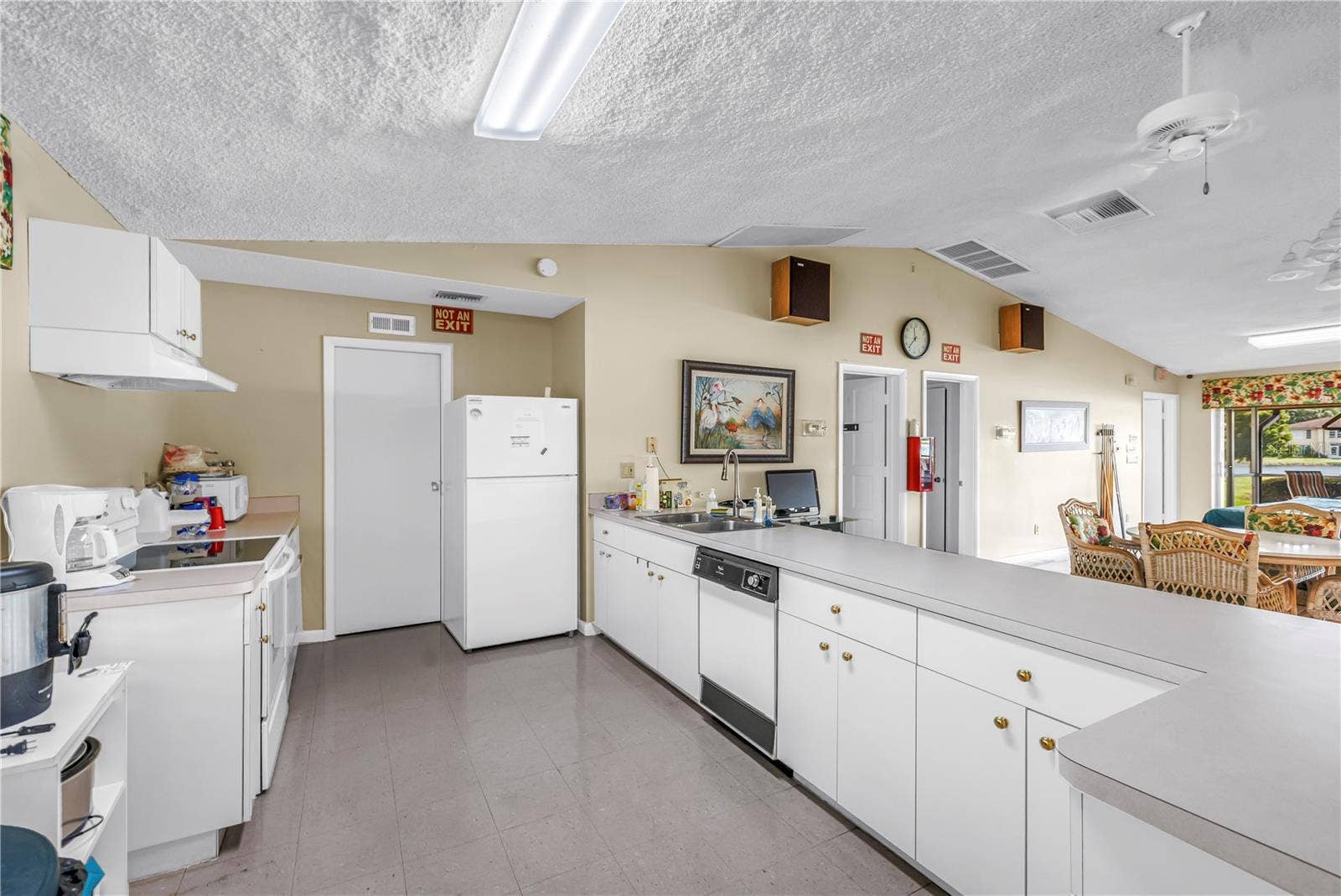 4435 NARRAGANSET TRAIL, #66A, Sarasota, FL 34233 Clubhouse Kitchen