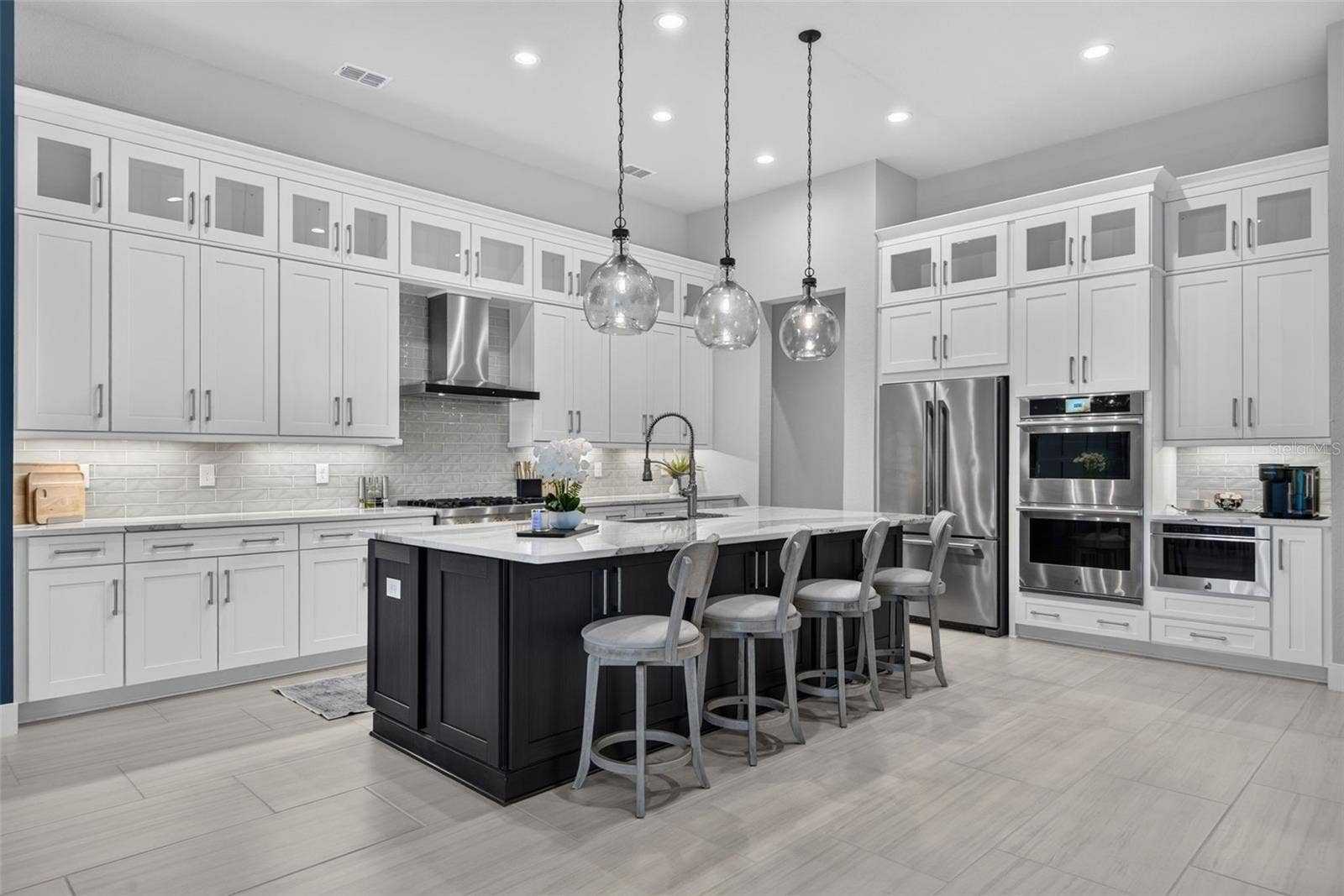 Expansive Kitchen Views