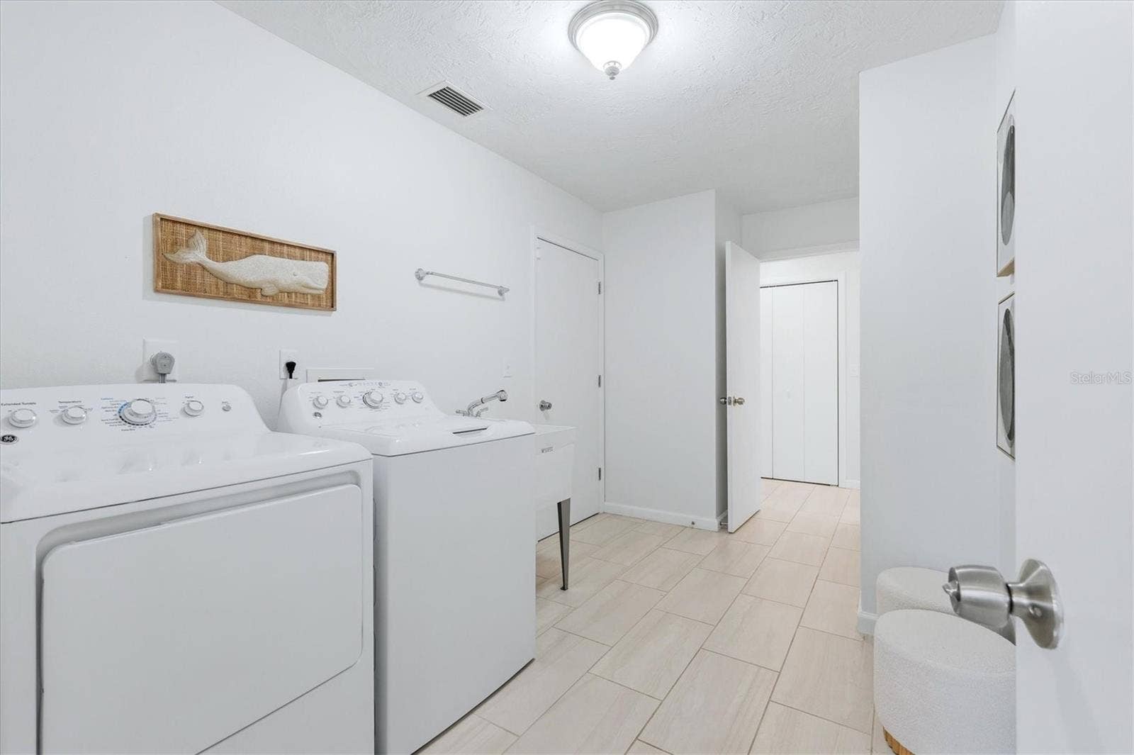 1010 MALIBU COURT, Venice, FL 34293 1010 MALIBU COURT, Venice, FL 34293
