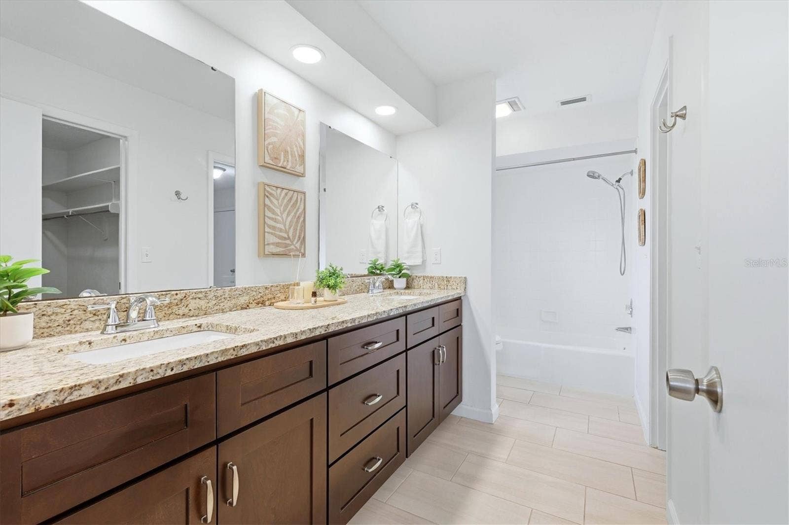 1010 MALIBU COURT, Venice, FL 34293 1010 MALIBU COURT, Venice, FL 34293