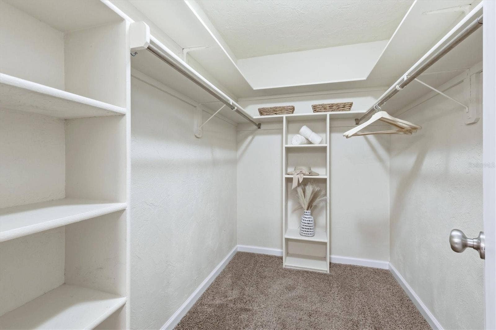 1010 MALIBU COURT, Venice, FL 34293 1010 MALIBU COURT, Venice, FL 34293