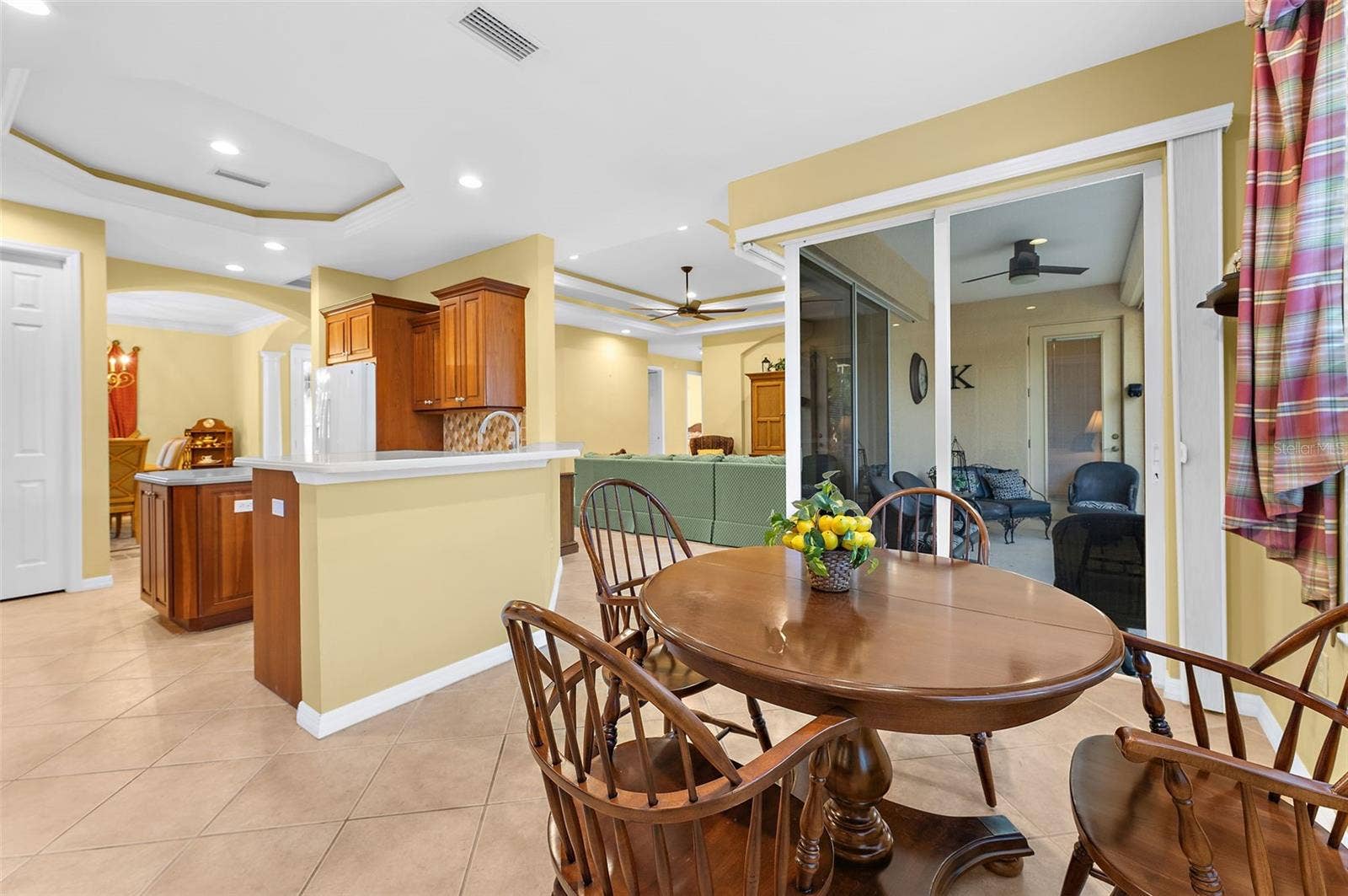 2524 JEFFERSON CIRCLE, Sarasota, FL 34239
