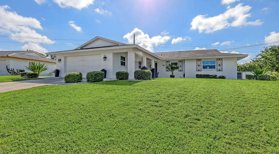 Property photo for 6717 ROXBURY DRIVE, Sarasota, FL