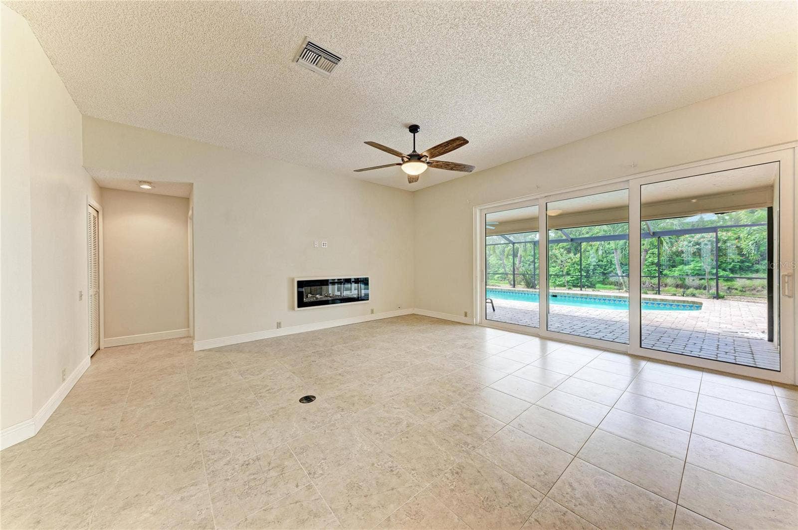4204 PRO AM AVENUE E, Bradenton, FL 34203 4204 PRO AM AVENUE E, Bradenton, FL 34203