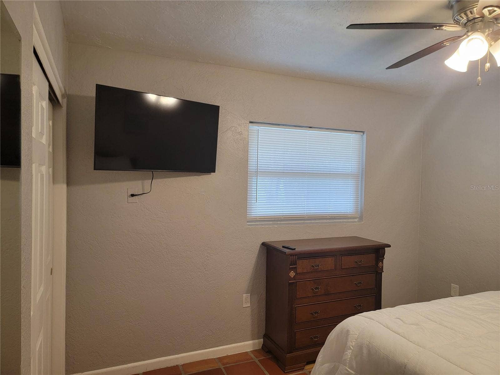 2117 3RD AVENUE E, Bradenton, FL 34208 2119 bed 1 view 2