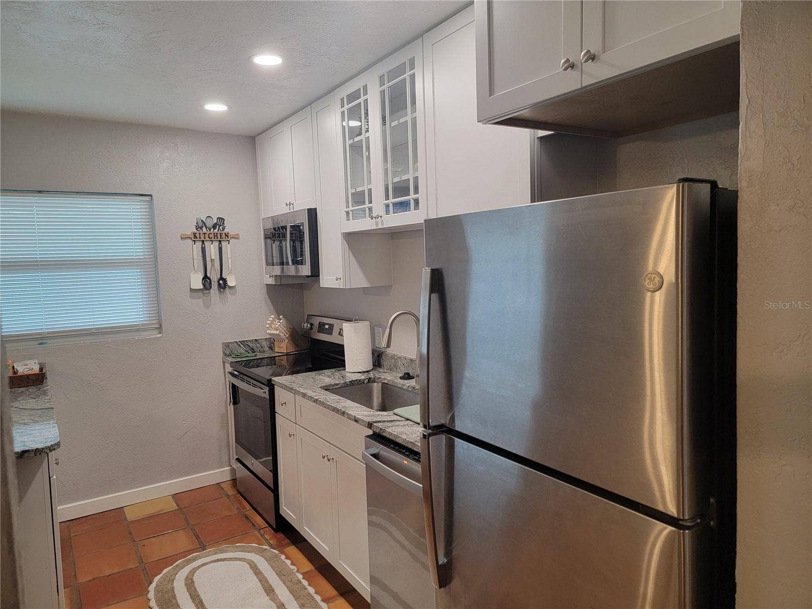 2117 3RD AVENUE E, Bradenton, FL 34208 2117 3RD AVENUE E, Bradenton, FL 34208