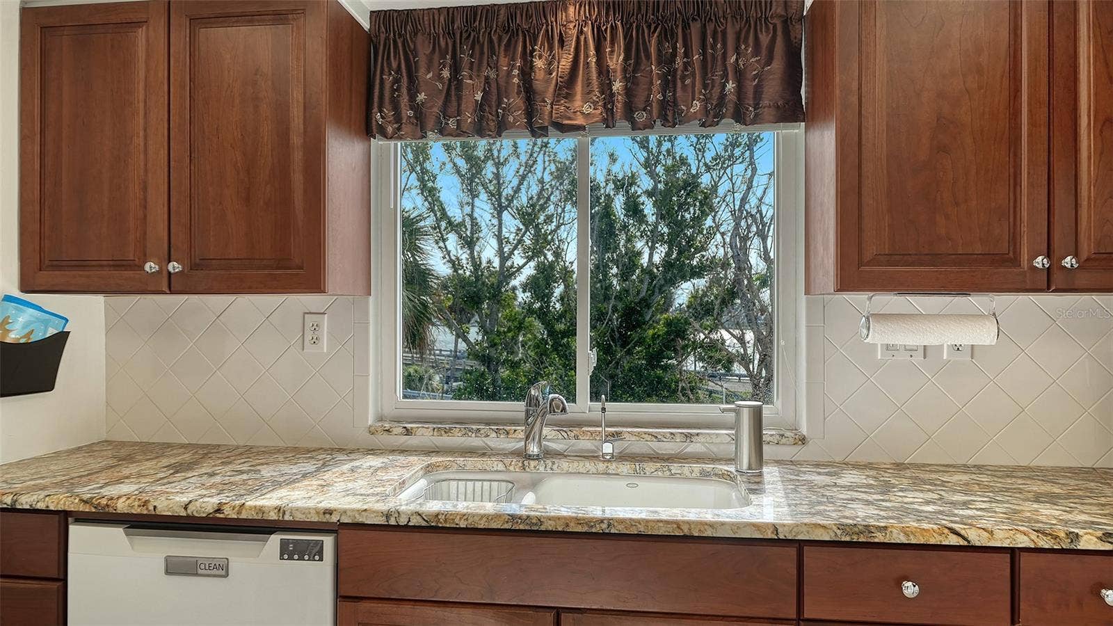 777 JOHN RINGLING BOULEVARD, #36, Sarasota, FL 34236