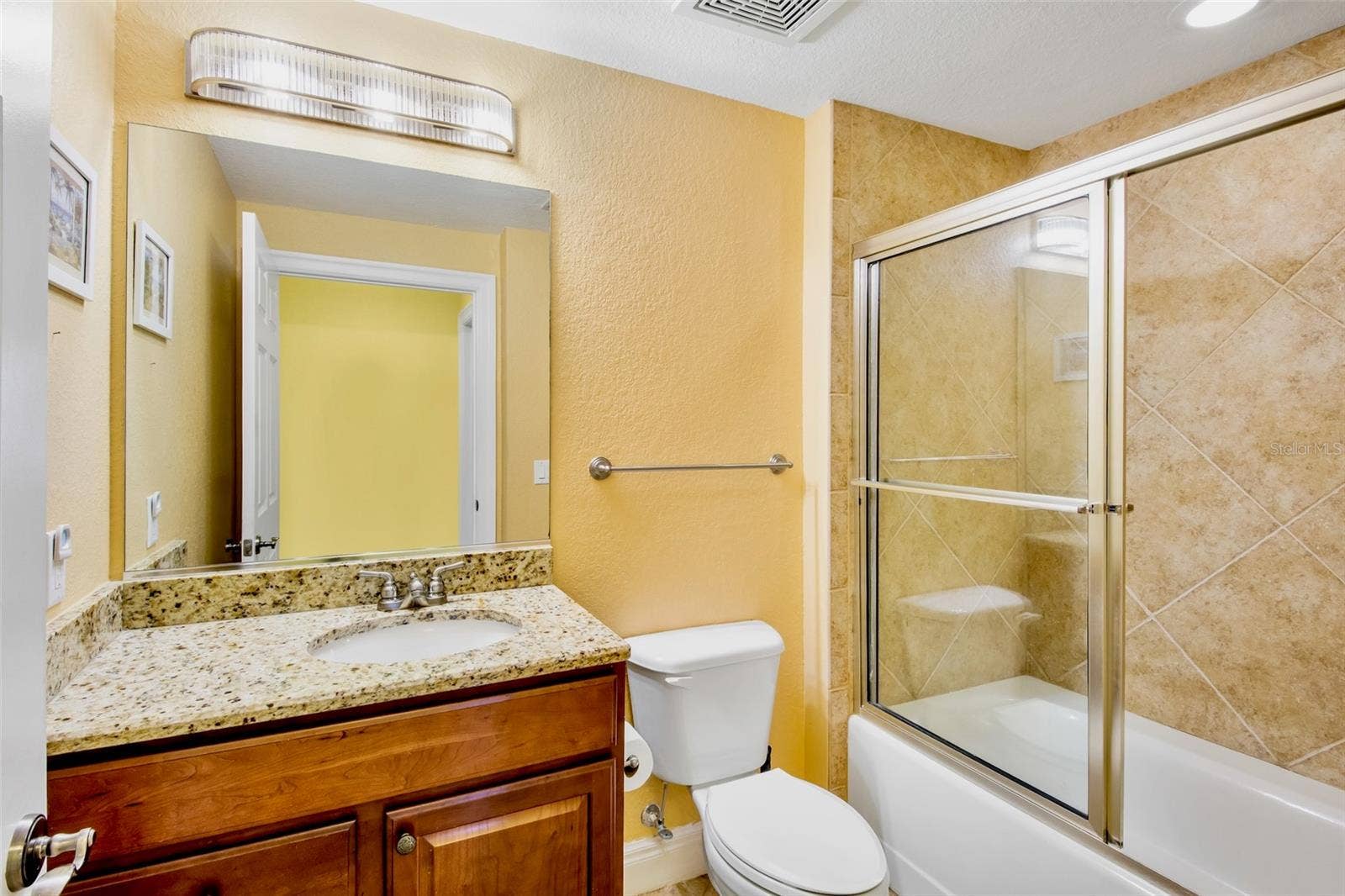 2825 TERRA CEIA BAY BOULEVARD, #1402, Palmetto, FL 34221 Second bath.