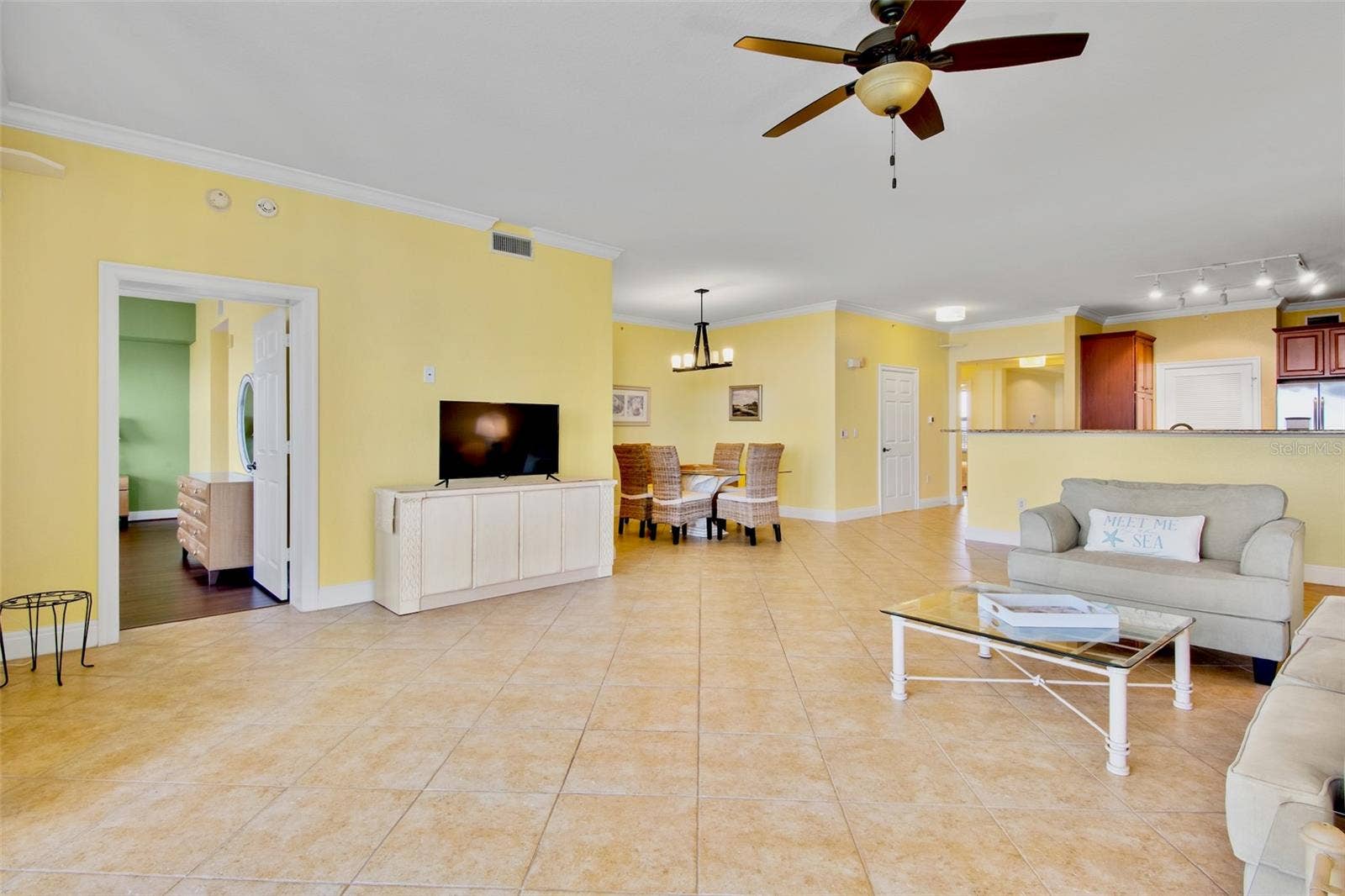 2825 TERRA CEIA BAY BOULEVARD, #1402, Palmetto, FL 34221 Huge Great Room!