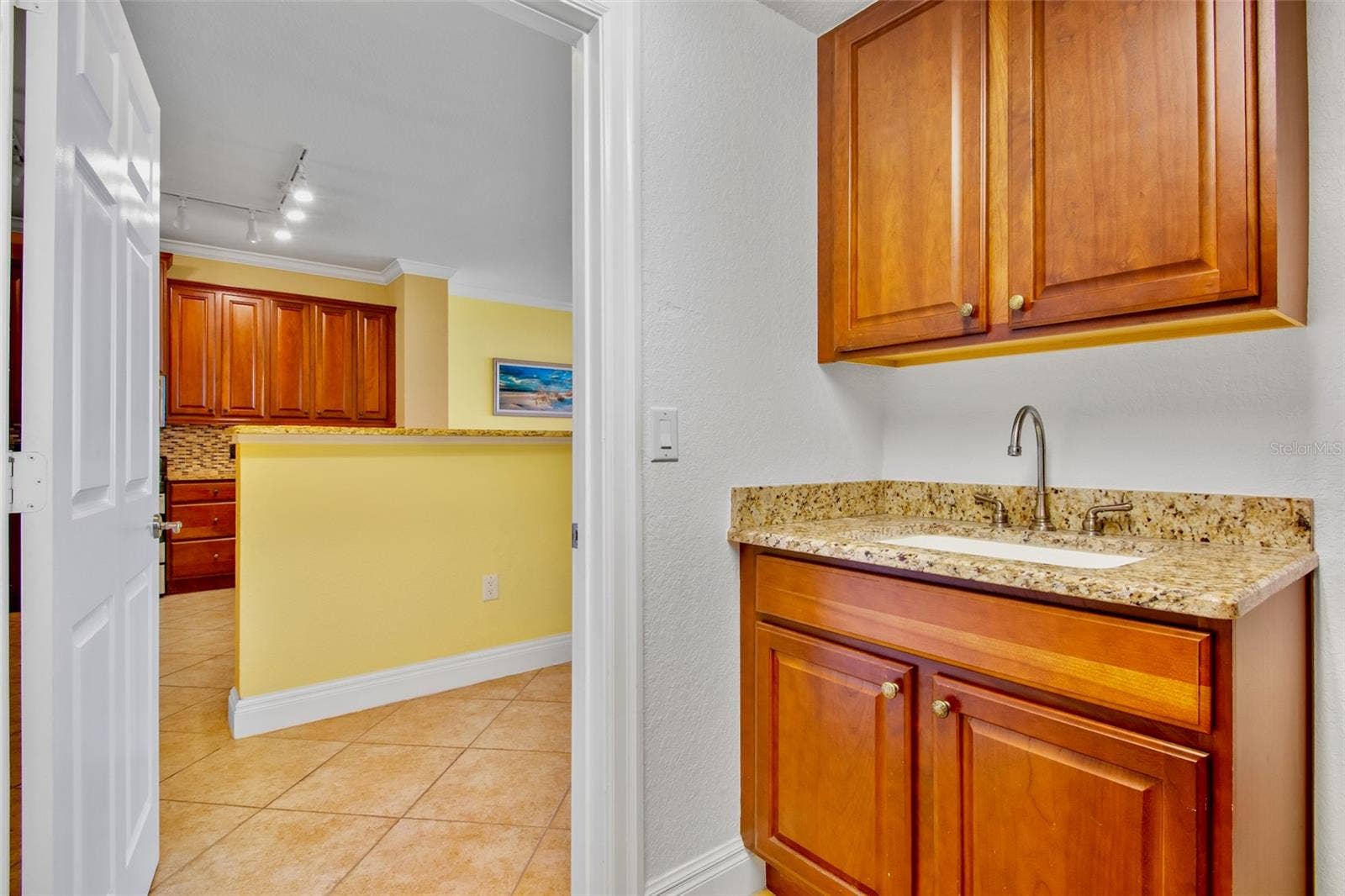 2825 TERRA CEIA BAY BOULEVARD, #1402, Palmetto, FL 34221 Laundry sink in utility room.