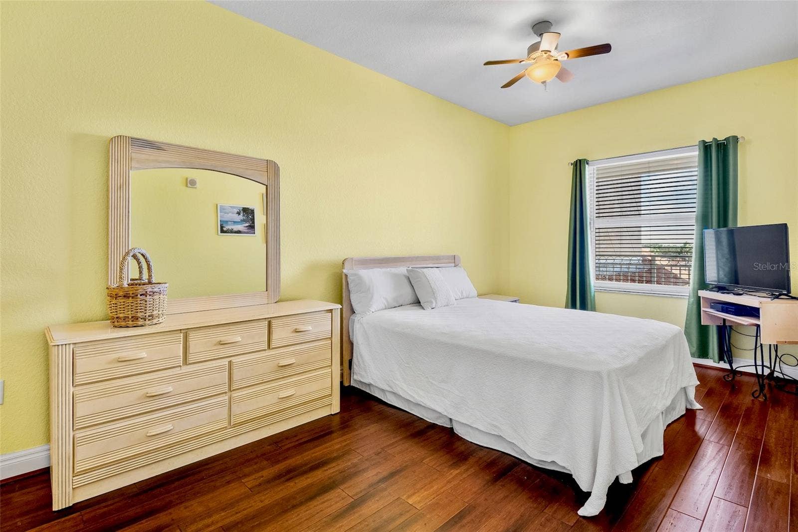 2825 TERRA CEIA BAY BOULEVARD, #1402, Palmetto, FL 34221 Spacious guest room.