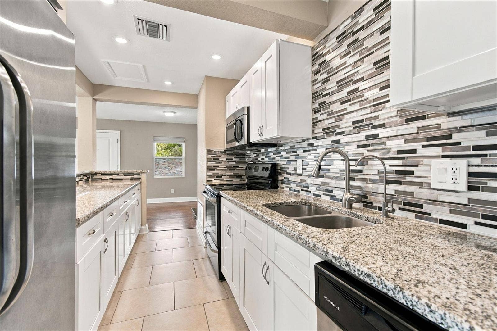 5441 113TH STREET, Seminole, FL 33772 5441 113TH STREET, Seminole, FL 33772