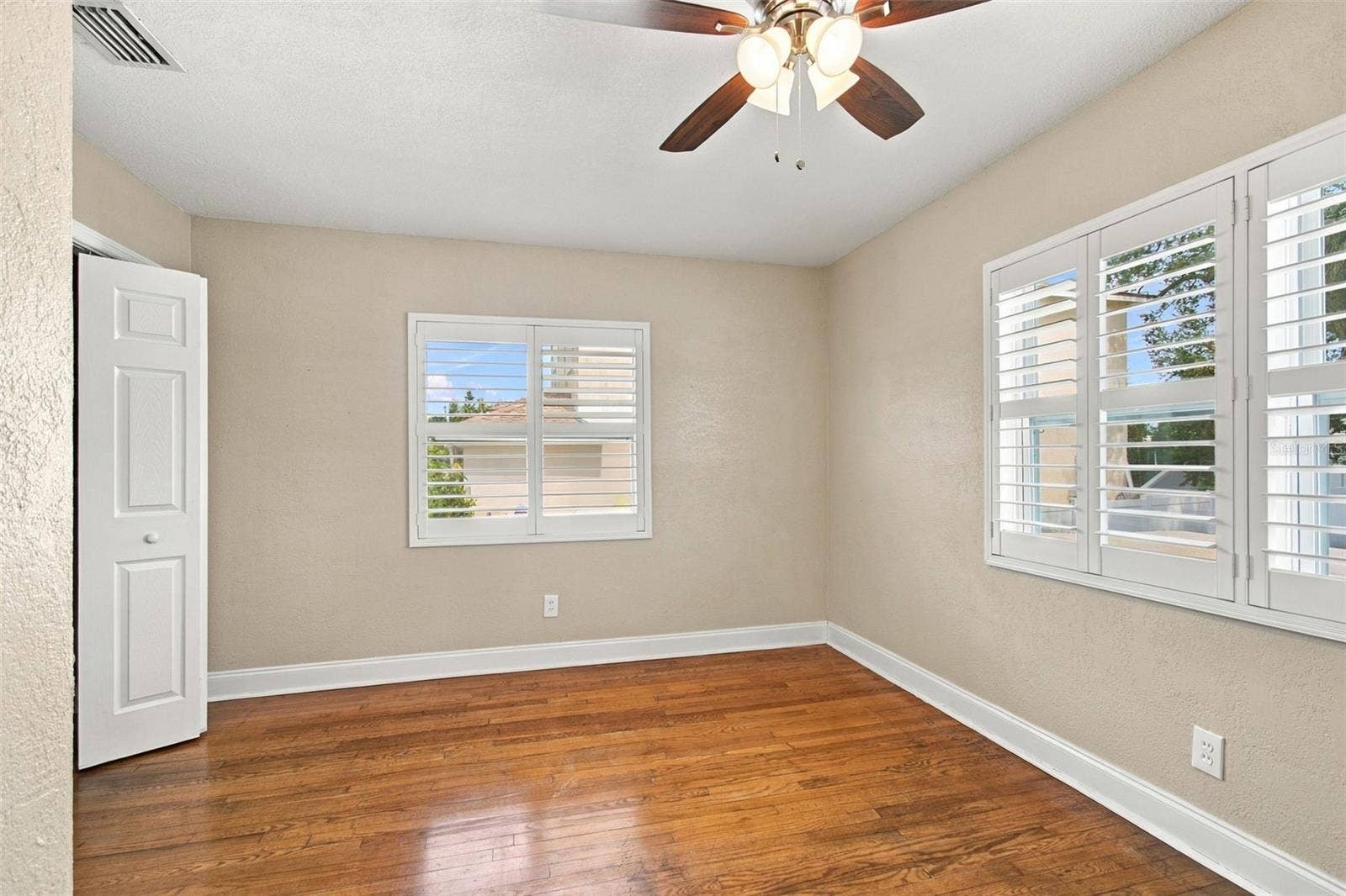 5441 113TH STREET, Seminole, FL 33772 5441 113TH STREET, Seminole, FL 33772