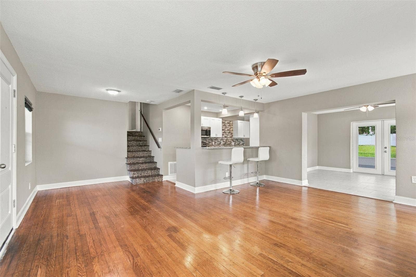 5441 113TH STREET, Seminole, FL 33772 5441 113TH STREET, Seminole, FL 33772