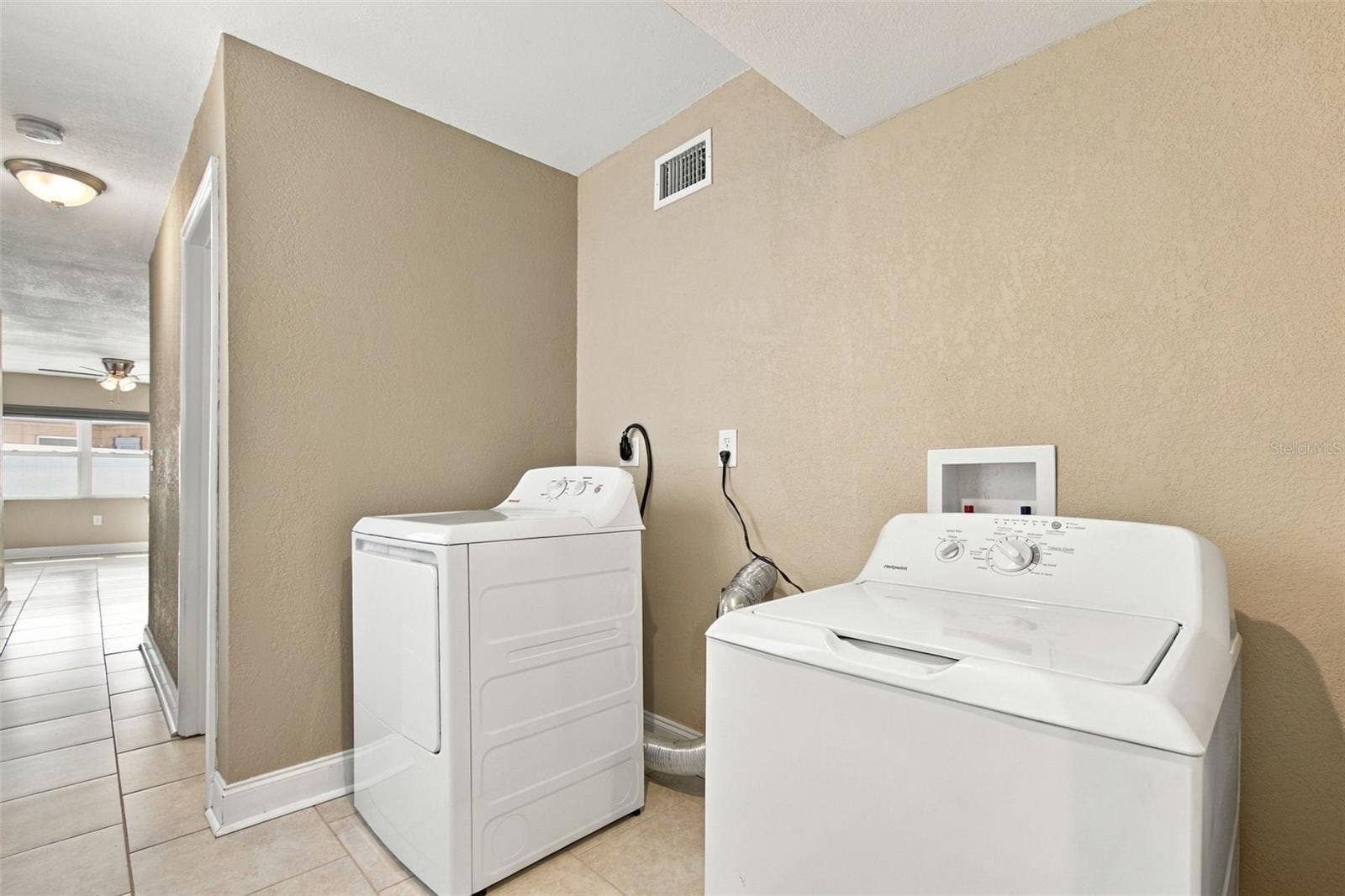 5441 113TH STREET, Seminole, FL 33772 5441 113TH STREET, Seminole, FL 33772