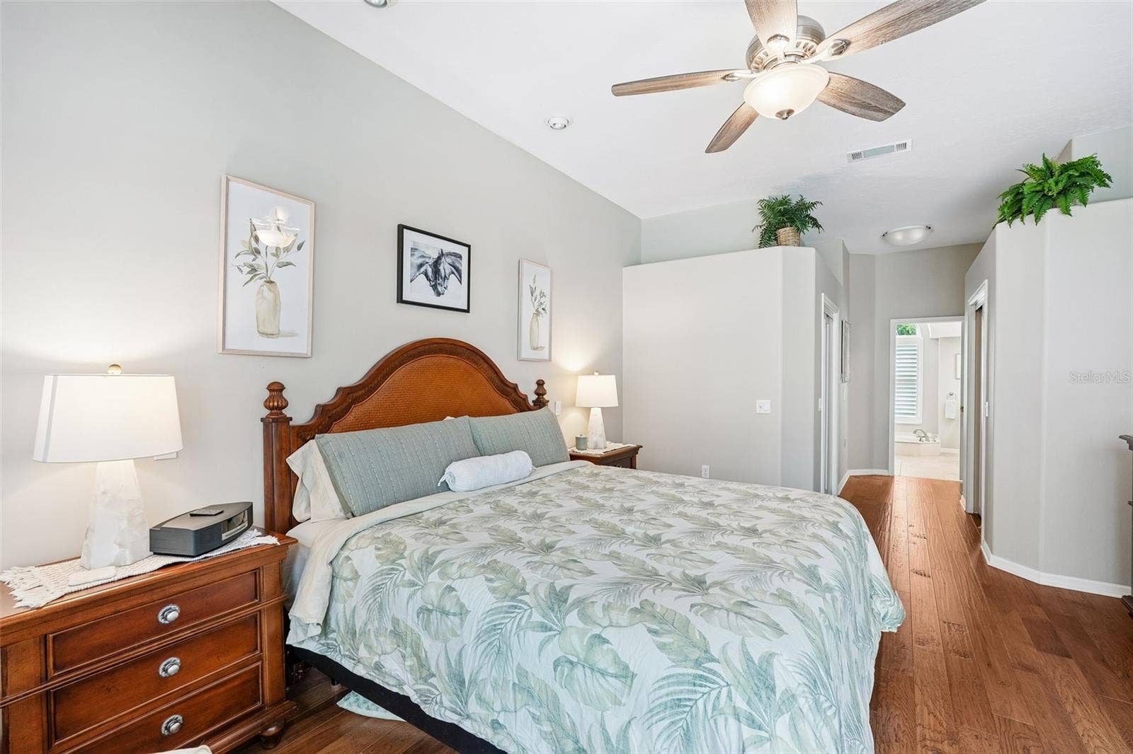 Double walk-in - primary bedroom