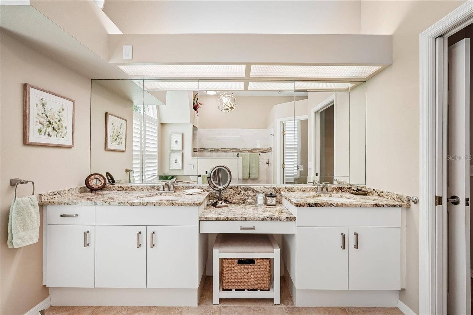 Primary bath double sinks & make up vanity
