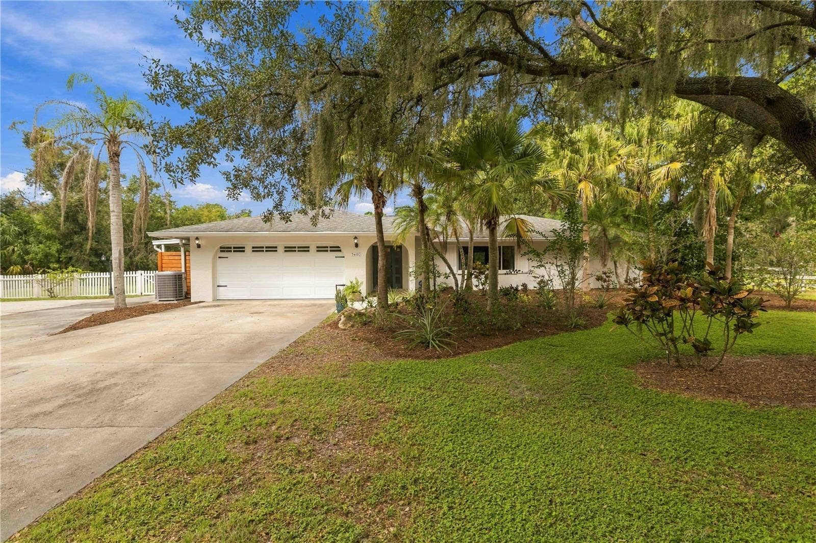 7402 CASTLE DRIVE, Sarasota, FL 34240 7402 CASTLE DRIVE, Sarasota, FL 34240
