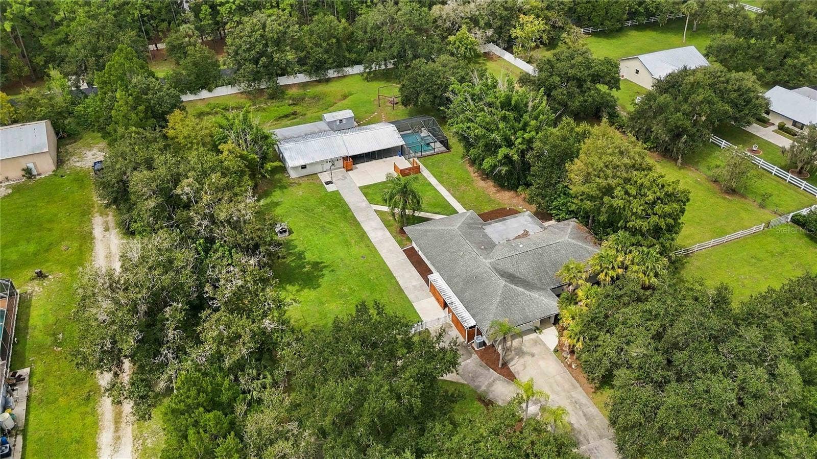 7402 CASTLE DRIVE, Sarasota, FL 34240 7402 CASTLE DRIVE, Sarasota, FL 34240