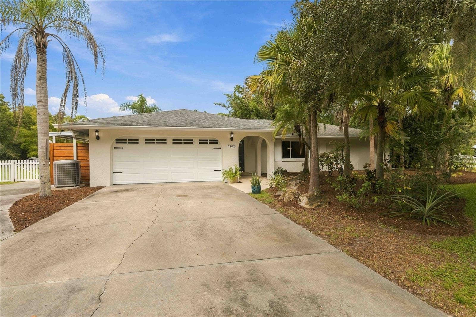 7402 CASTLE DRIVE, Sarasota, FL 34240 7402 CASTLE DRIVE, Sarasota, FL 34240