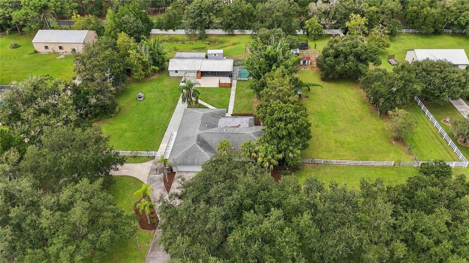 7402 CASTLE DRIVE, Sarasota, FL 34240 7402 CASTLE DRIVE, Sarasota, FL 34240