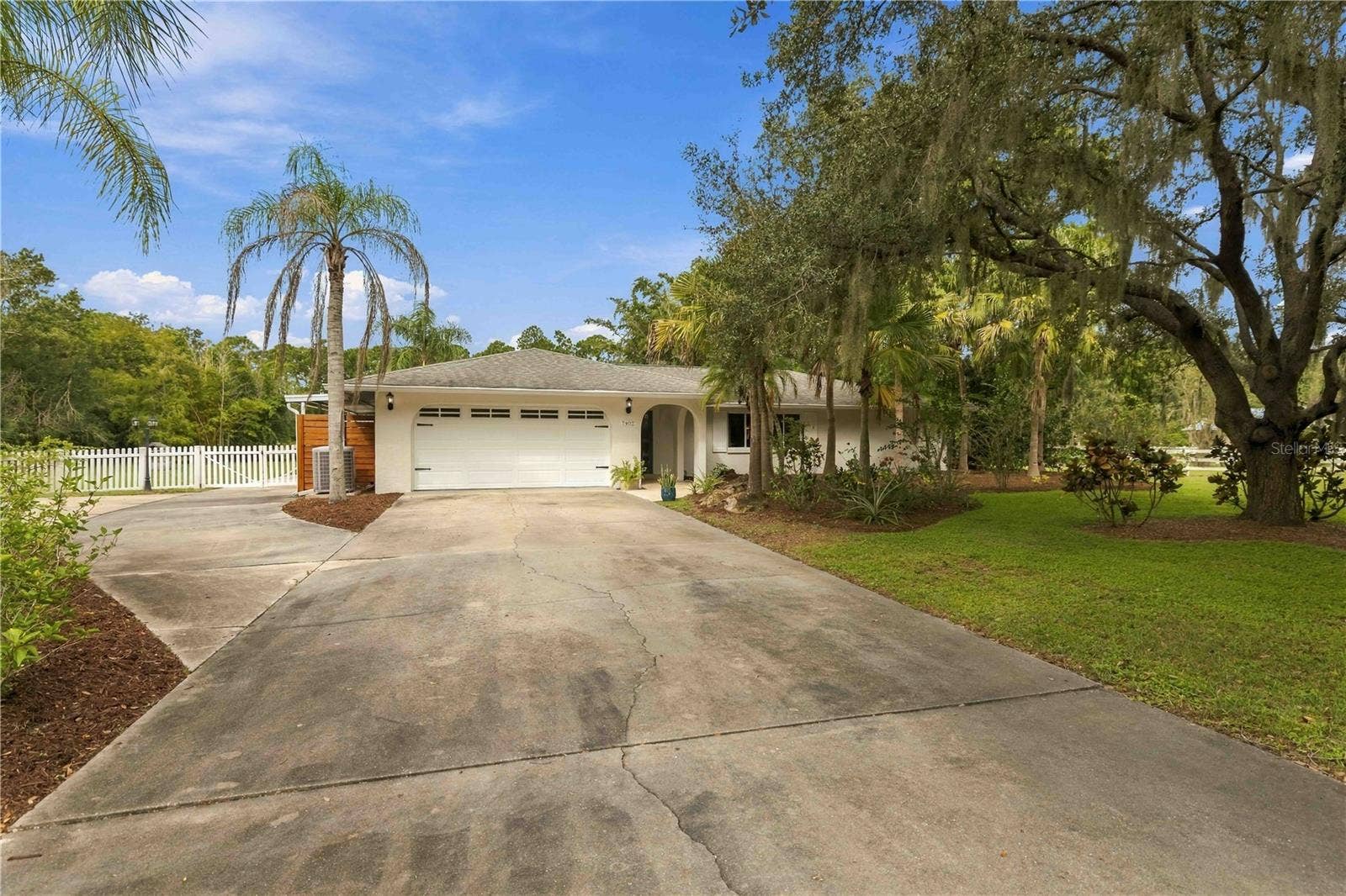 7402 CASTLE DRIVE, Sarasota, FL 34240 7402 CASTLE DRIVE, Sarasota, FL 34240
