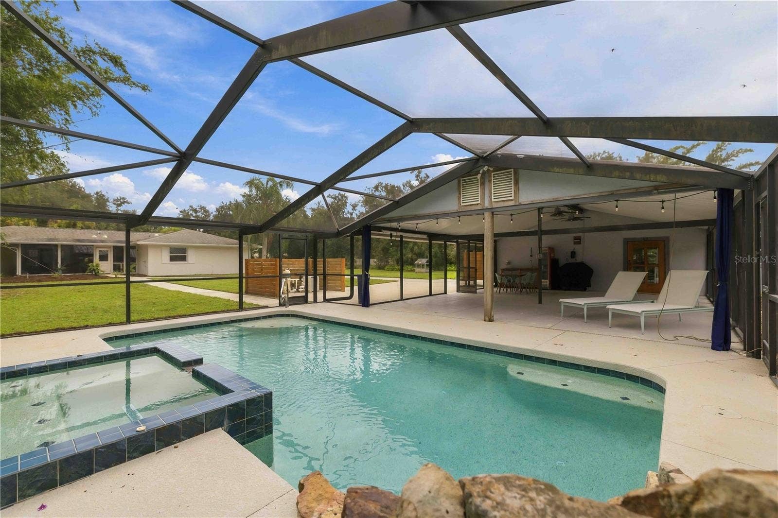 7402 CASTLE DRIVE, Sarasota, FL 34240 7402 CASTLE DRIVE, Sarasota, FL 34240