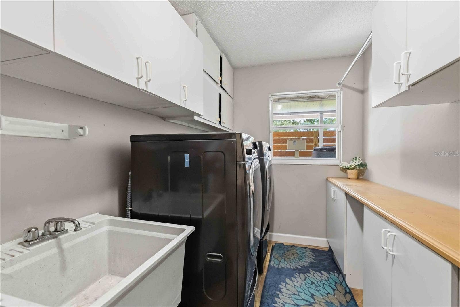 7402 CASTLE DRIVE, Sarasota, FL 34240 7402 CASTLE DRIVE, Sarasota, FL 34240