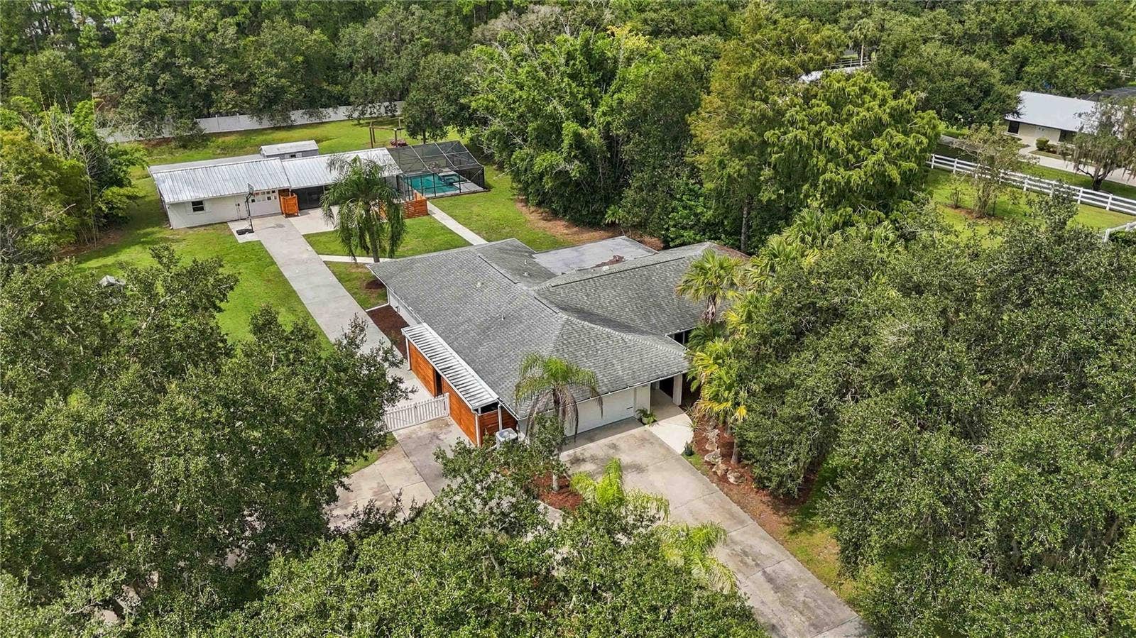 7402 CASTLE DRIVE, Sarasota, FL 34240 7402 CASTLE DRIVE, Sarasota, FL 34240