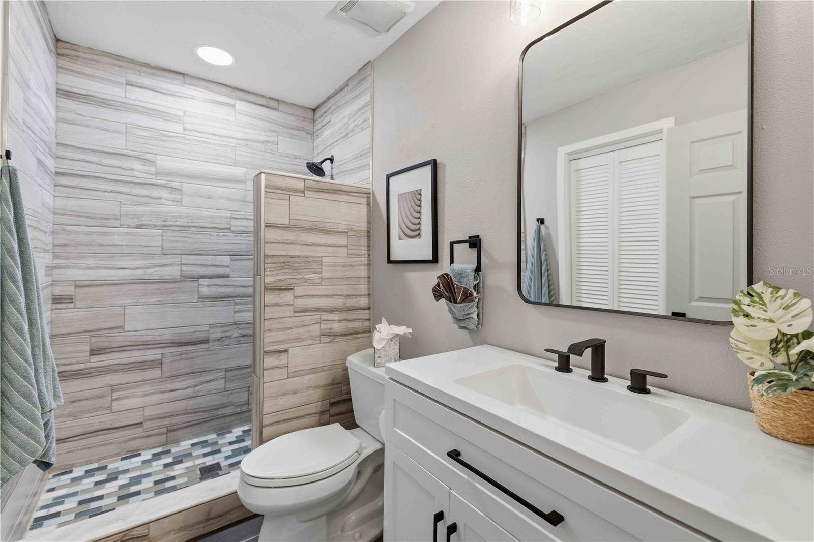 7402 CASTLE DRIVE, Sarasota, FL 34240 7402 CASTLE DRIVE, Sarasota, FL 34240