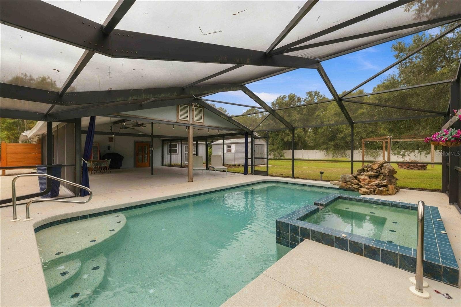 7402 CASTLE DRIVE, Sarasota, FL 34240 7402 CASTLE DRIVE, Sarasota, FL 34240
