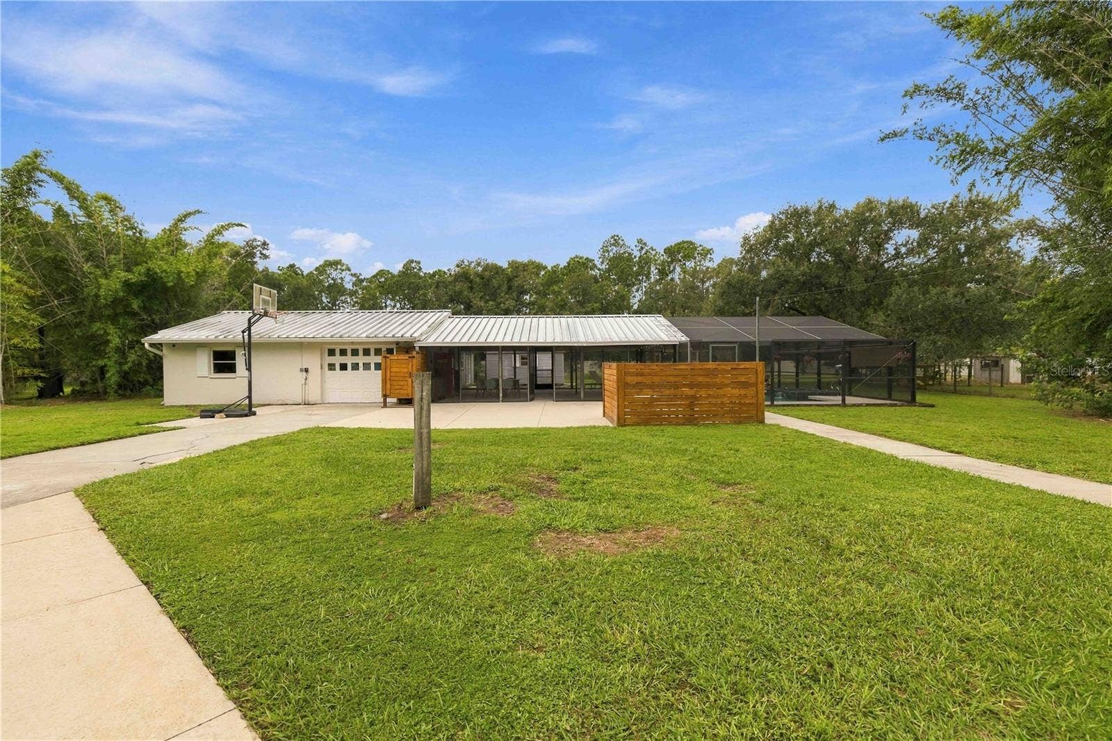 7402 CASTLE DRIVE, Sarasota, FL 34240 7402 CASTLE DRIVE, Sarasota, FL 34240