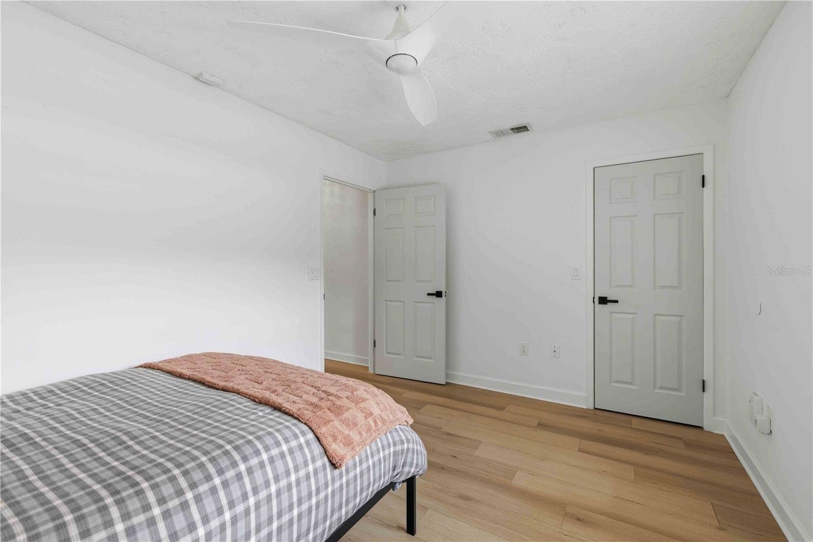 7402 CASTLE DRIVE, Sarasota, FL 34240 7402 CASTLE DRIVE, Sarasota, FL 34240