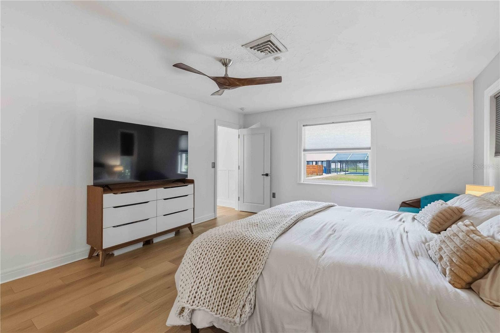 7402 CASTLE DRIVE, Sarasota, FL 34240 7402 CASTLE DRIVE, Sarasota, FL 34240