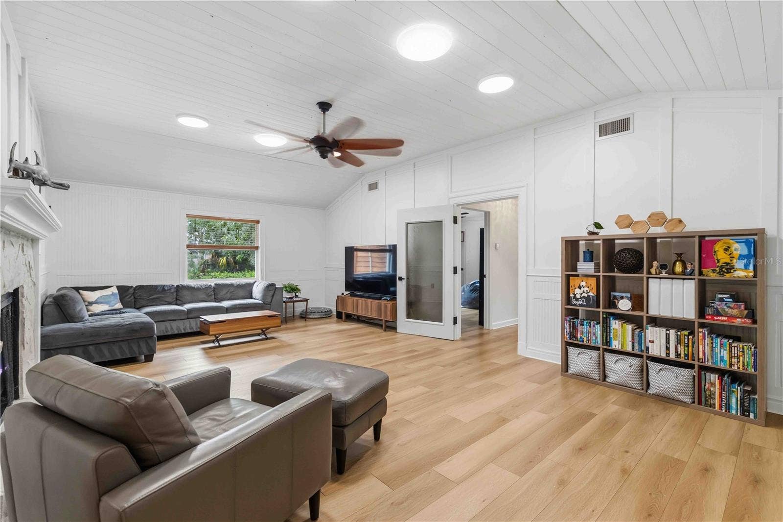 7402 CASTLE DRIVE, Sarasota, FL 34240 7402 CASTLE DRIVE, Sarasota, FL 34240