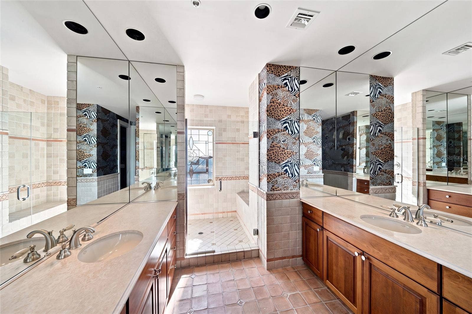 1111 RITZ CARLTON DRIVE, #1704, Sarasota, FL 34236 1111 RITZ CARLTON DRIVE, #1704, Sarasota, FL 34236