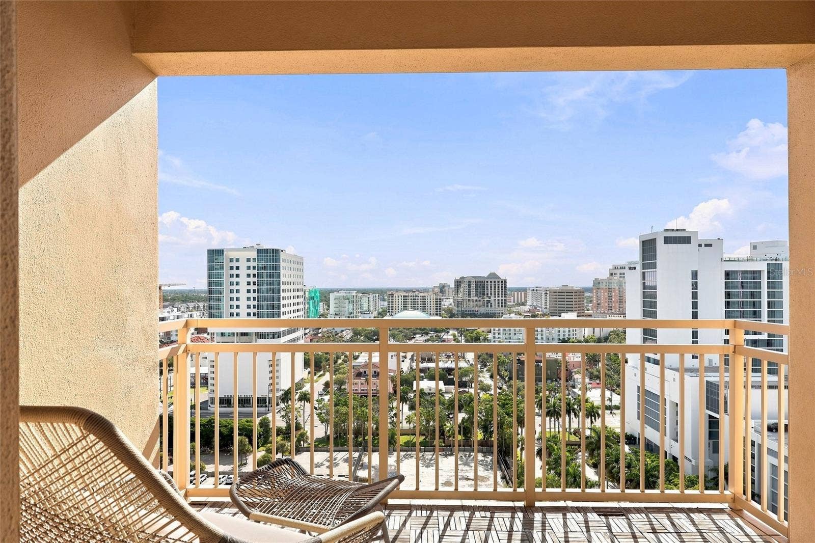 1111 RITZ CARLTON DRIVE, #1704, Sarasota, FL 34236 1111 RITZ CARLTON DRIVE, #1704, Sarasota, FL 34236
