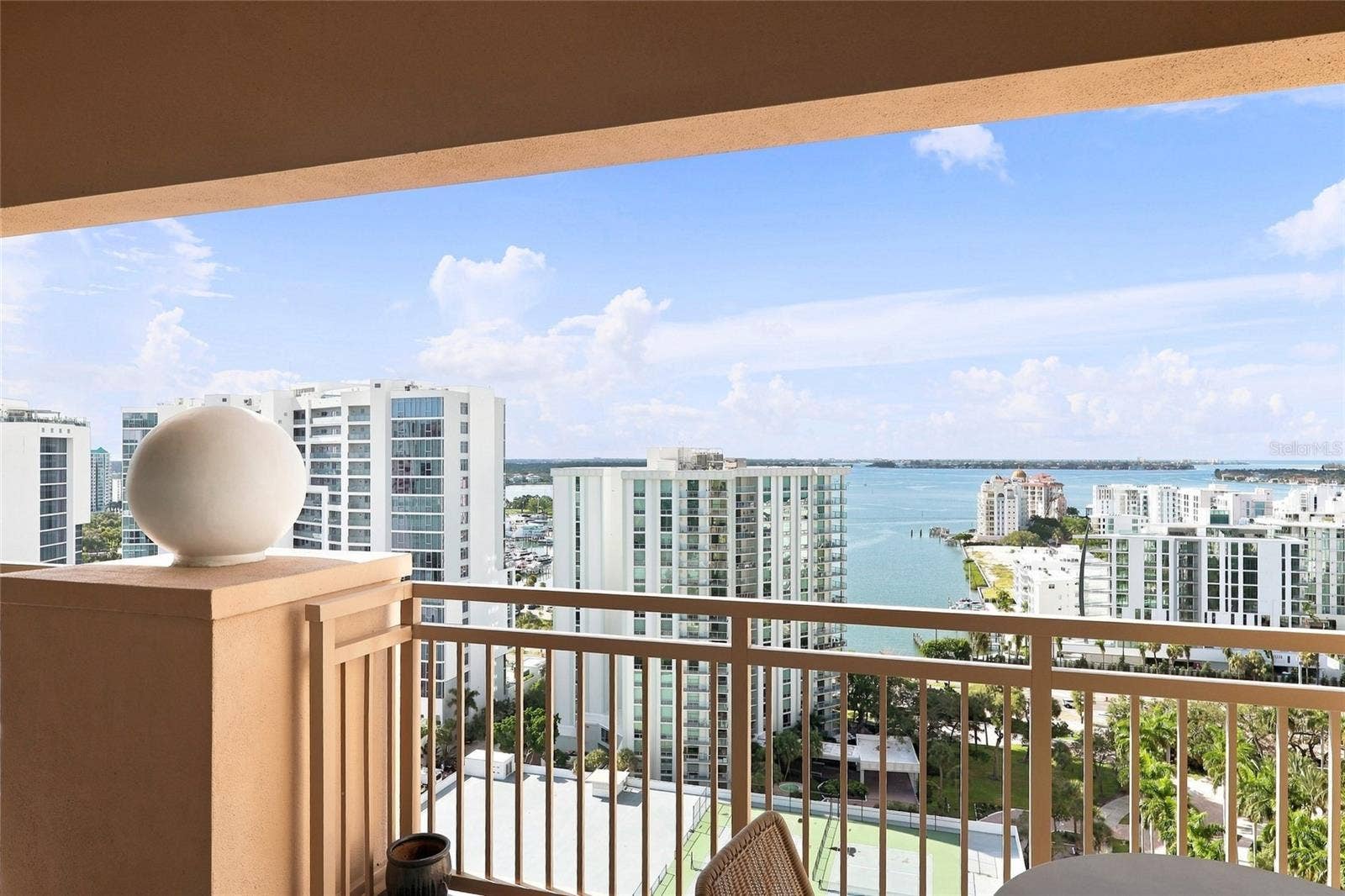 1111 RITZ CARLTON DRIVE, #1704, Sarasota, FL 34236 1111 RITZ CARLTON DRIVE, #1704, Sarasota, FL 34236
